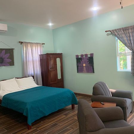 Lily Pad II Hotel Caye Caulker Exterior photo